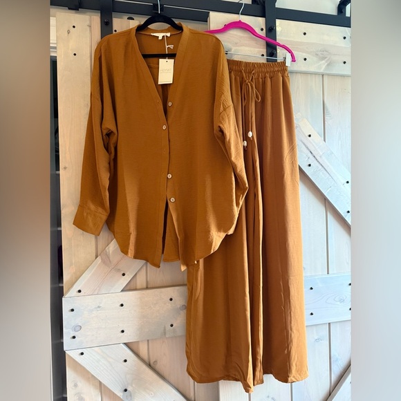 NWT HDYWT Essentials Pant Set- Caramel - Picture 14 of 14